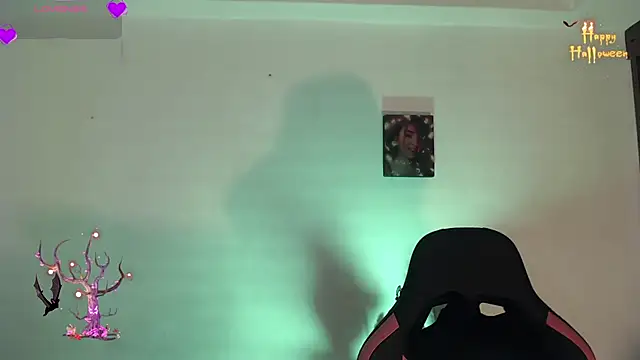 Snapshot of alaia_sweetxxx chatting on 22, 10, 2025 alaia sweetxxx online show from 22, 10, 2025