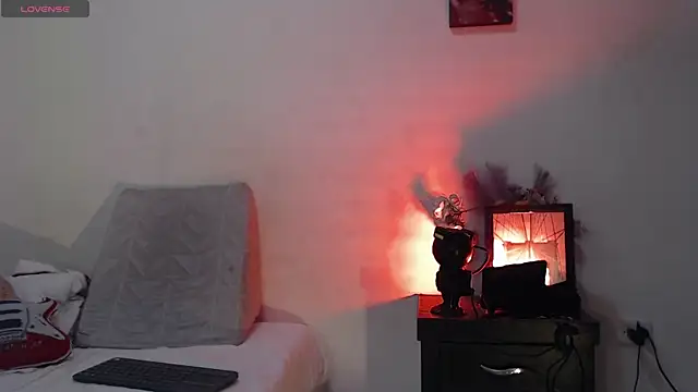 Snapshot of alaia_sweetxxx chatting on 25, 10, 2025 alaia sweetxxx online show from 25, 10, 2025