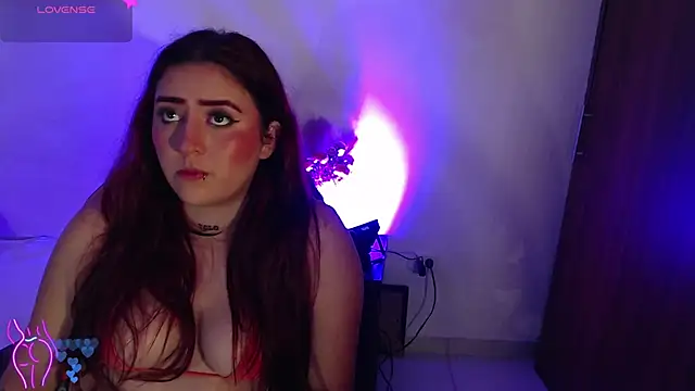 Snapshot of alaia_sweetxxx chatting on 22, 11, 2025 alaia sweetxxx online show from 22, 11, 2025