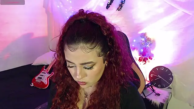 Snapshot of alaia_sweetxxx chatting on 16, 12, 2025 alaia sweetxxx online show from 16, 12, 2025