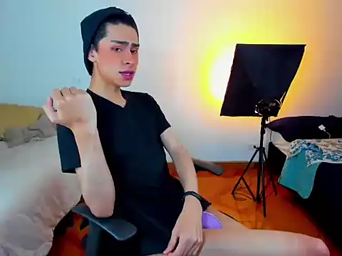 Snapshot of steve__gray chatting on 10, 3, 2025 steve gray online show from 10, 3, 2025