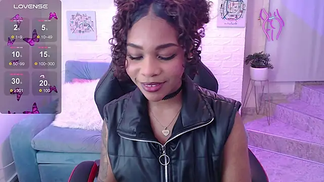 Snapshot of tylla_ chatting on 11, 3, 2025 tylla online show from 11, 3, 2025