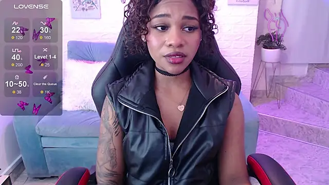 Snapshot of tylla_ chatting on 11, 3, 2025 tylla online show from 11, 3, 2025