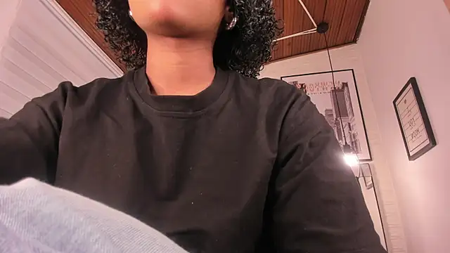 Snapshot of tylla_ chatting on 26, 9, 2025 tylla online show from 26, 9, 2025