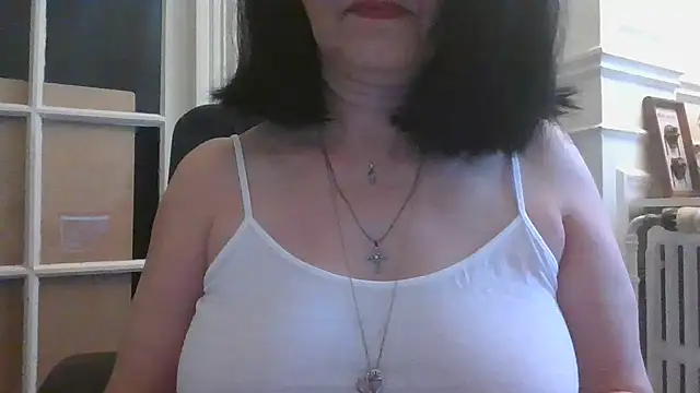 Snapshot of sarahspotlight chatting on 9, 9, 2025 sarahspotlight online show from 9, 9, 2025