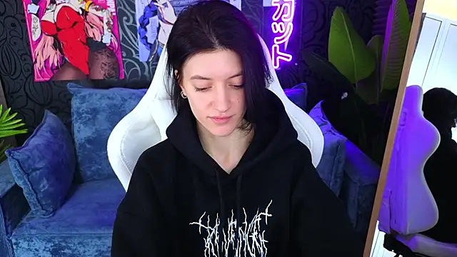 roxy riot  online show from 18, 2, 2025