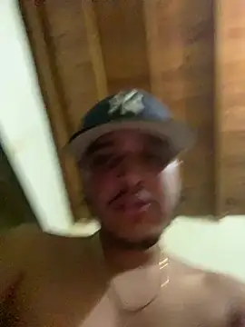 Snapshot of daniel6916 chatting on 8, 2, 2025 daniel6916 online show from 8, 2, 2025