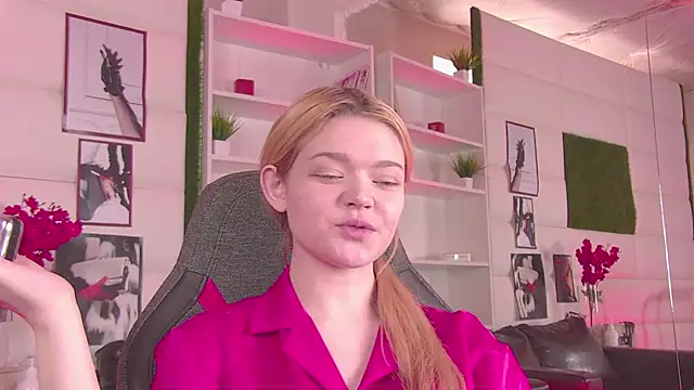 AdeleCartier online show from 4, 3, 2025