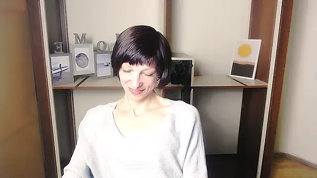  AngeliaFlow  online show from 12, 9, 2025