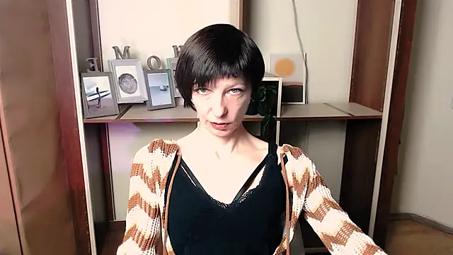  AngeliaFlow  online show from 15, 11, 2025