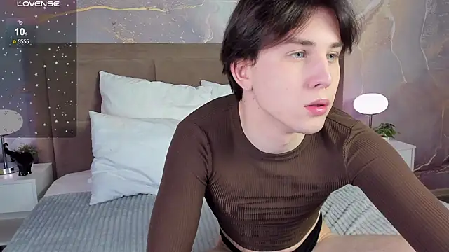 AdrianoAubert online show from 17, 3, 2025