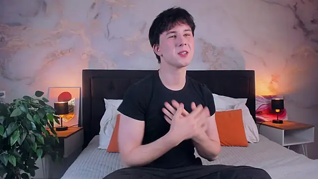 AdrianoAubert online show from 11, 11, 2025