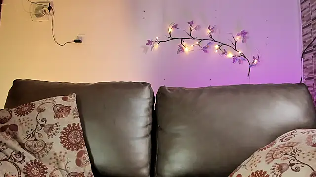 Sara Falak online show from 5, 11, 2025