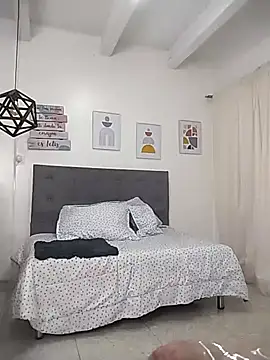 Saori Sann  online show from 15, 10, 2025