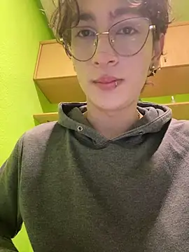 Snapshot of stormmart18 chatting on 18, 3, 2025 stormmart18 online show from 18, 3, 2025