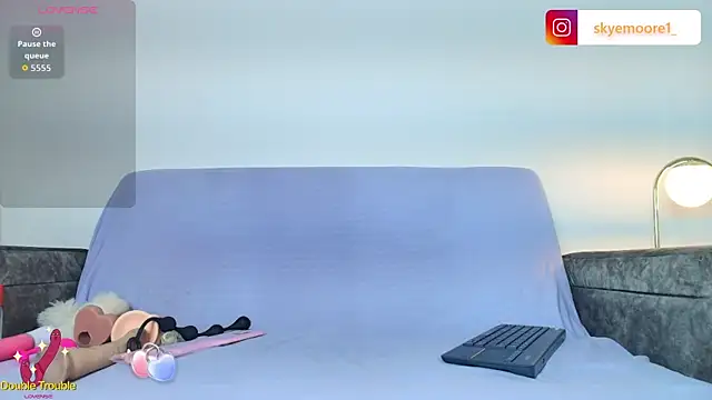 Skye Moore online show from 18, 9, 2025