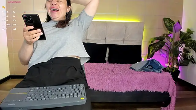 Snapshot of _michonne_ chatting on 8, 3, 2026 michonne online show from 8, 3, 2026