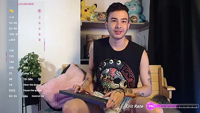 Snapshot of kyle_clint07 chatting on 10, 10, 2025 kyle clint07 online show from 10, 10, 2025