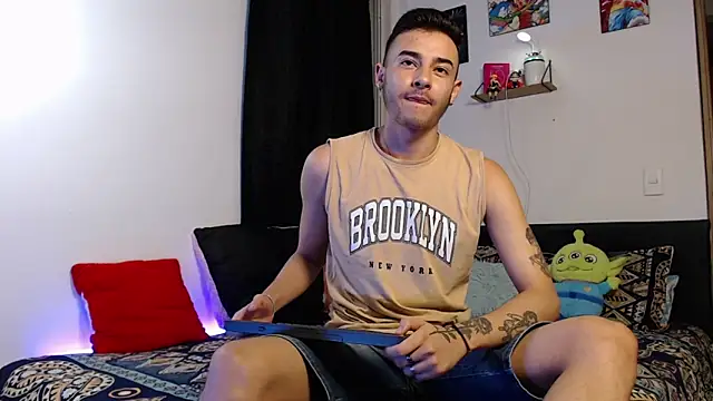 Snapshot of kyle_clint07 chatting on 8, 11, 2025 kyle clint07 online show from 8, 11, 2025