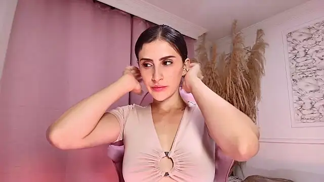 Danella houston online show from 15, 4, 2026