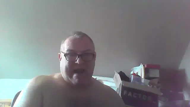 Snapshot of mkestr69 chatting on 1, 4, 2026 mkestr69 online show from 1, 4, 2026