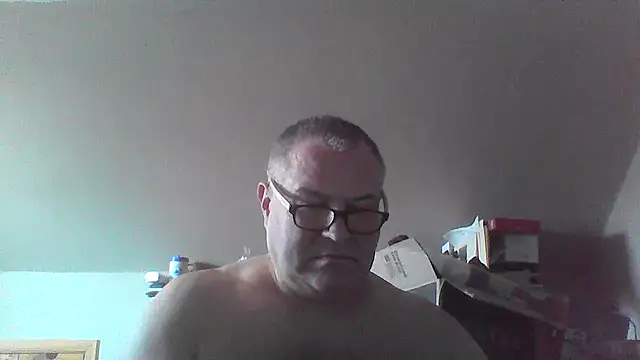 Snapshot of mkestr69 chatting on 3, 4, 2026 mkestr69 online show from 3, 4, 2026