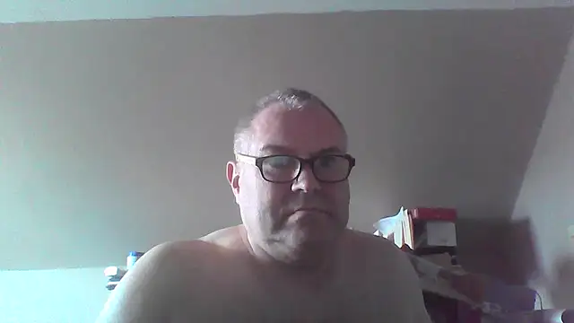 Snapshot of mkestr69 chatting on 6, 4, 2026 mkestr69 online show from 6, 4, 2026