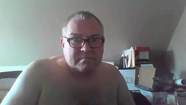 Snapshot of mkestr69 chatting on 21, 4, 2026 mkestr69 online show from 21, 4, 2026