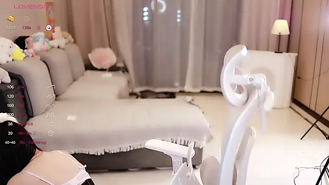 Moonccoi online show from 13, 2, 2025