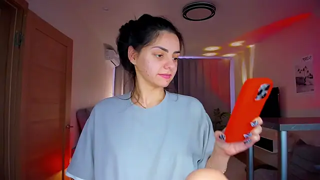 Snapshot of EmiliaZen chatting on 15, 3, 2026 EmiliaZen online show from 15, 3, 2026