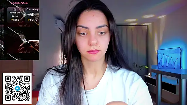 Snapshot of EmiliaZen chatting on 5, 4, 2026 EmiliaZen online show from 5, 4, 2026