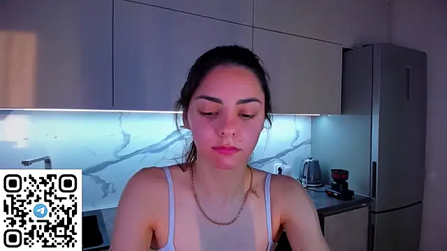 Snapshot of EmiliaZen chatting on 5, 6, 2026 EmiliaZen online show from 5, 6, 2026