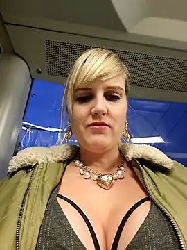 Sexybiene969 online show from 15, 10, 2025