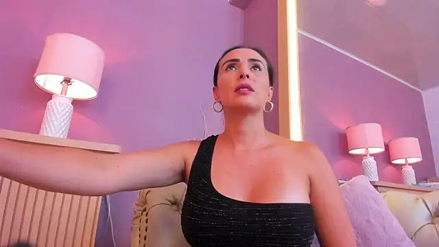 scarlet edwars online show from 25, 2, 2025