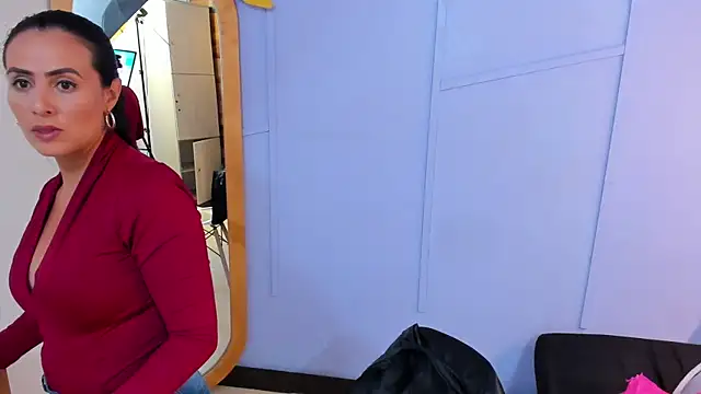 scarlet edwars online show from 15, 3, 2025