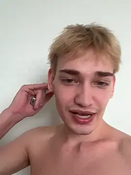 Snapshot of Julian_wins chatting on 10, 4, 2026 Julian wins online show from 10, 4, 2026