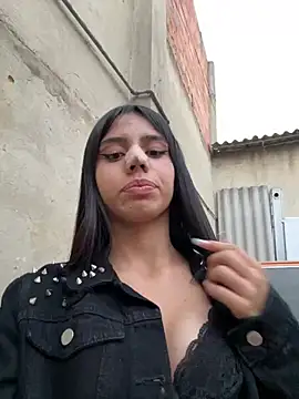 Laura-Khalifa online show from 8, 2, 2025