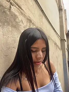 Laura-Khalifa online show from 12, 2, 2025