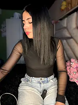 Laura-Khalifa online show from 6, 3, 2026