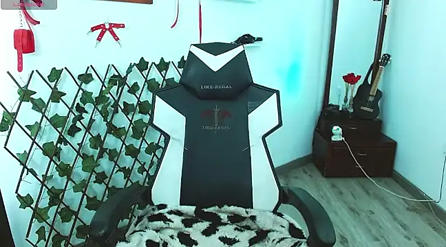 Snapshot of imcleo_xoxo chatting on 25, 2, 2025 imcleo xoxo online show from 25, 2, 2025