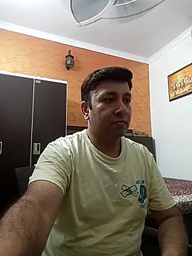 Snapshot of innocentboy1987 chatting on 15, 9, 2025 innocentboy1987 online show from 15, 9, 2025