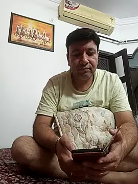 Snapshot of innocentboy1987 chatting on 23, 9, 2025 innocentboy1987 online show from 23, 9, 2025