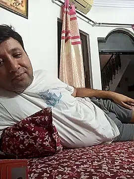 Snapshot of innocentboy1987 chatting on 26, 9, 2025 innocentboy1987 online show from 26, 9, 2025