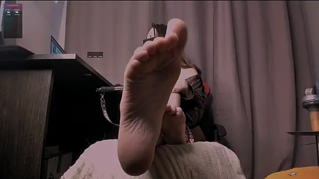 Snapshot of holyharlot chatting on 27, 9, 2025 holyharlot online show from 27, 9, 2025