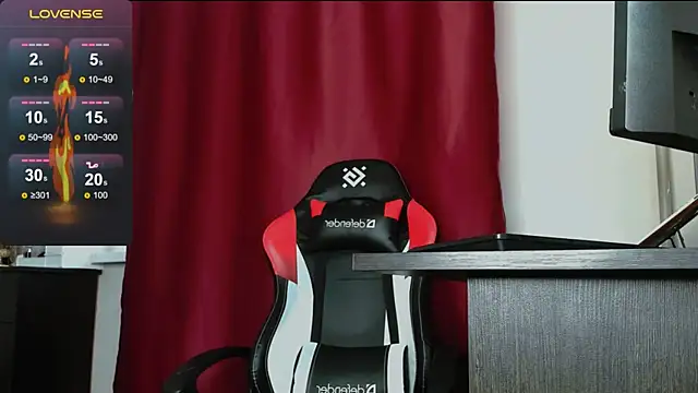 Snapshot of holyharlot chatting on 17, 11, 2025 holyharlot online show from 17, 11, 2025