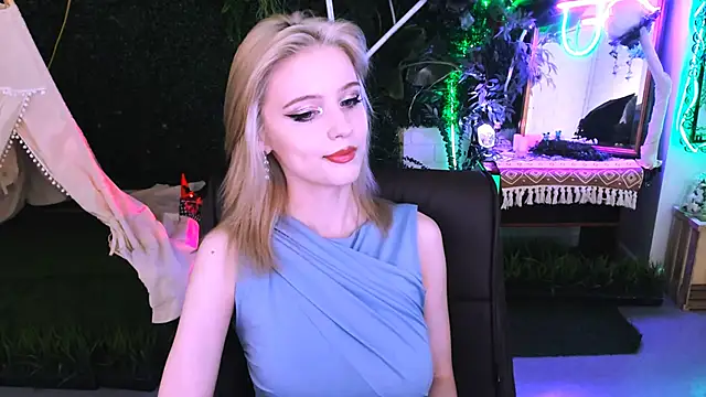 LeonaStane online show from 28, 11, 2025