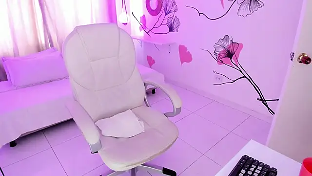 Isabela Fiorelli online show from 4, 11, 2025