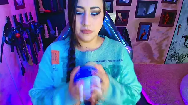 cherryy bombshelll online show from 5, 2, 2026