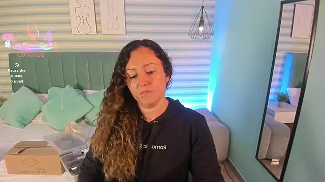 abby apple online show from 13, 11, 2025