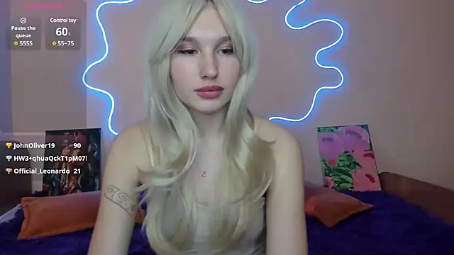 Snapshot of EvelinaLuu chatting on 26, 2, 2025 EvelinaLuu online show from 26, 2, 2025